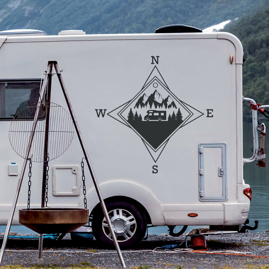 Camper Aufkleber Gebirgspanorama mit Wald