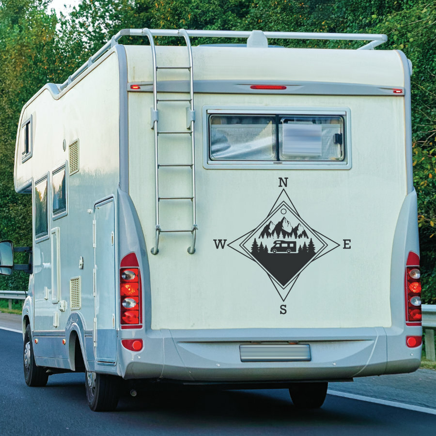 Camper Aufkleber Gebirgspanorama mit Wald