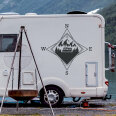 Wohnmobil Aufkleber Kompass Berge Wald Camping